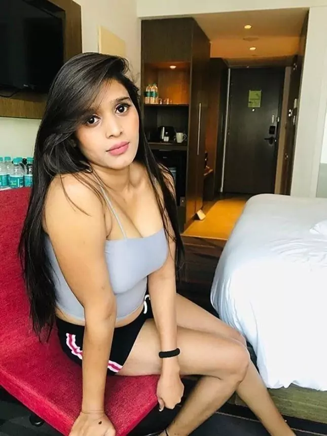 कॉल गर्ल्स सर्विस  मध्यमग्राम